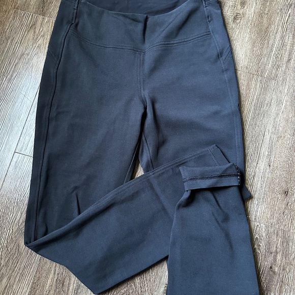 ~ Lululemon Wander Pant Black Sz 8 28" inseam~ - Picture 4 of 7